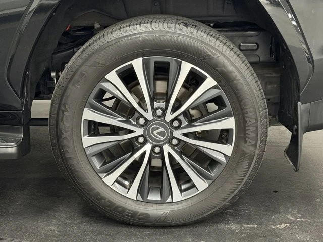 2024 Lexus LX 4th Gen - Image 17 of 21