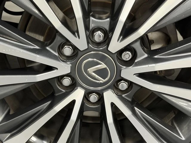 2024 Lexus LX 4th Gen - Image 18 of 21