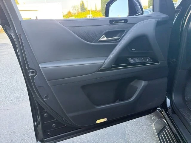 2024 Lexus LX 4th Gen - Image 9 of 10
