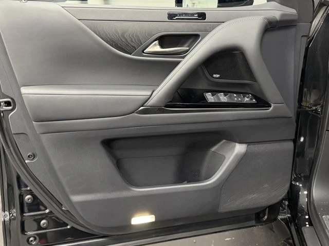 2024 Lexus LX 4th Gen - Image 20 of 21