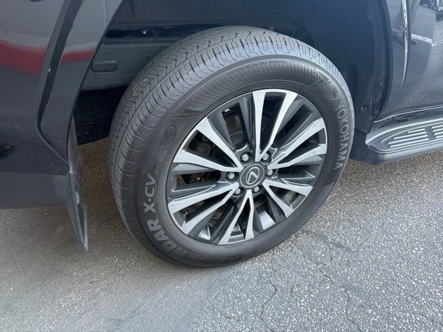 2024 Lexus LX 4th Gen - Image 5 of 10