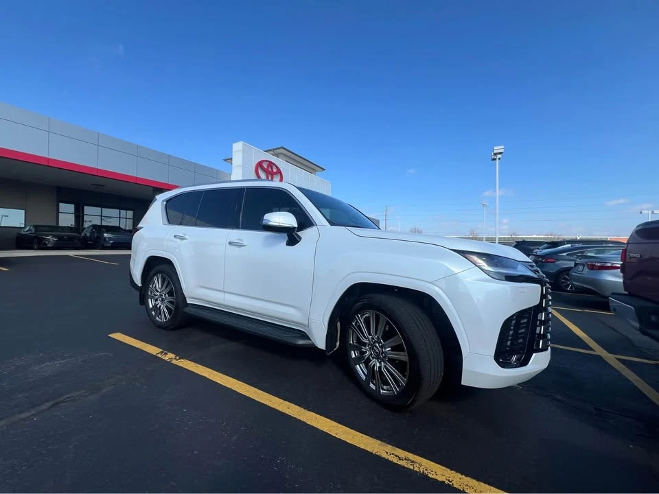 2024 Lexus LX 4th Gen - Image 3 of 5