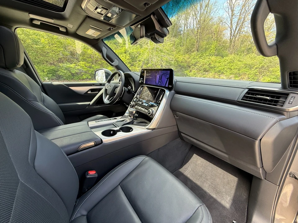 2024 Lexus LX 4th Gen - Image 20 of 21