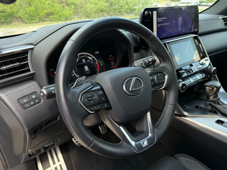 2024 Lexus LX 4th Gen - Image 11 of 21