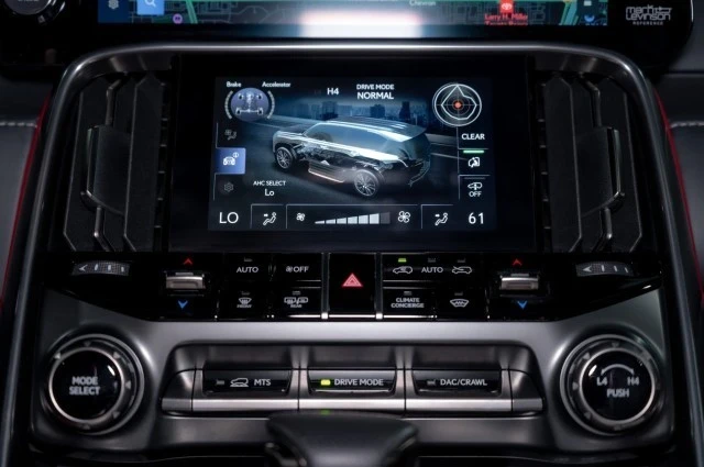 2024 Lexus LX 4th Gen - Image 17 of 21