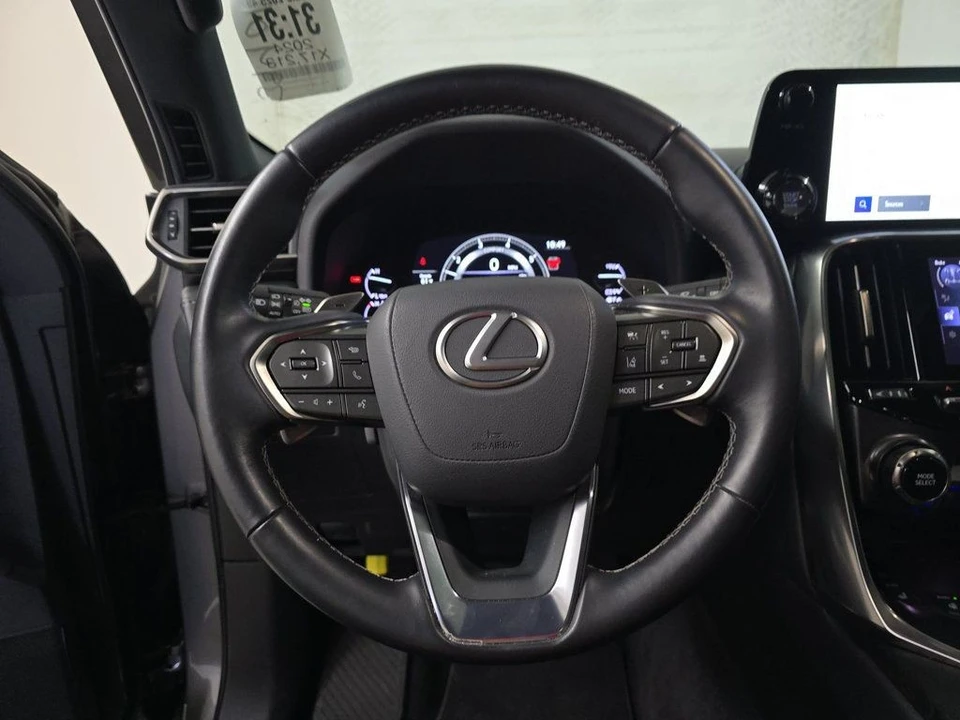 2024 Lexus LX 4th Gen - Image 10 of 16