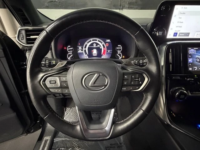 2024 Lexus LX 4th Gen - Image 28 of 31