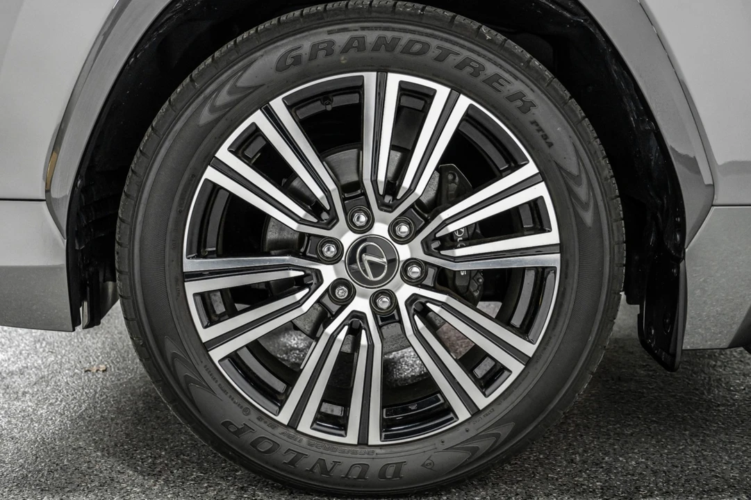 2024 Lexus LX 3rd Gen - Image 9 of 21