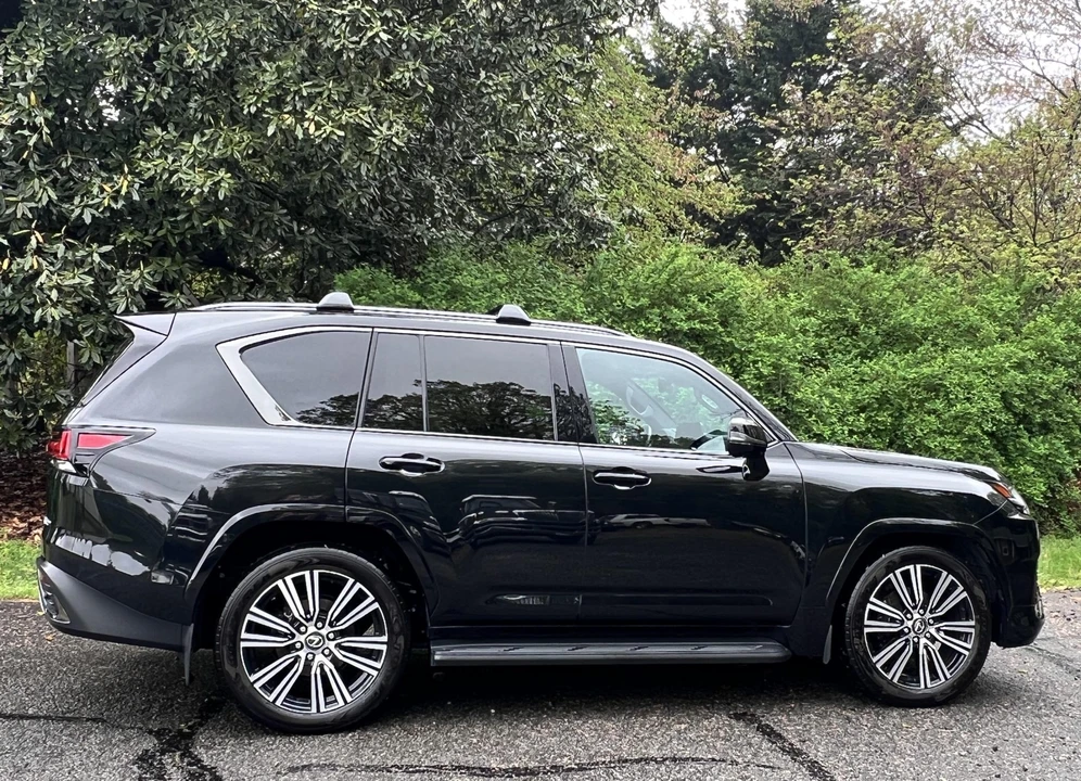 2024 Lexus LX 4th Gen - Image 7 of 31