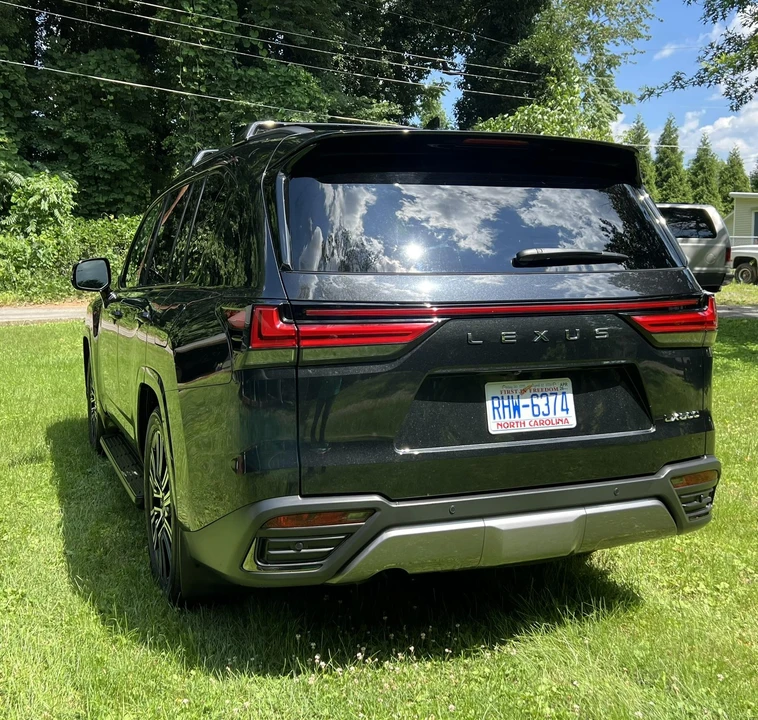 2024 Lexus LX 4th Gen - Image 23 of 31