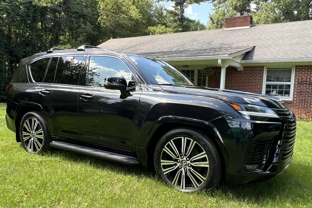 2024 Lexus LX 4th Gen - Image 17 of 31