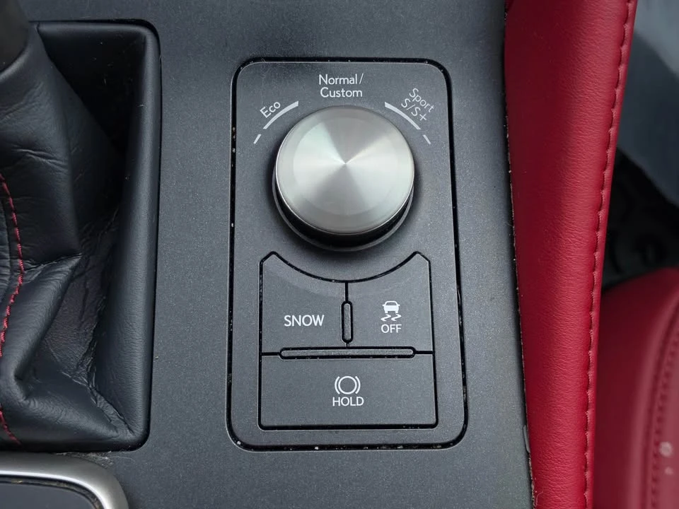 2024 Lexus RC - Image 12 of 13