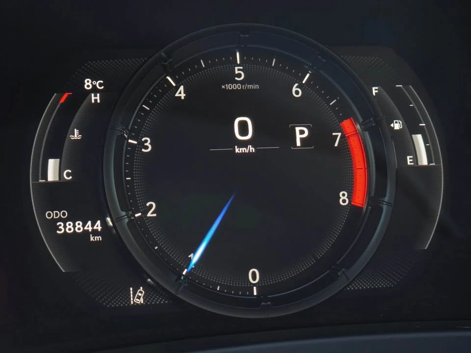 2024 Lexus RC - Image 8 of 13