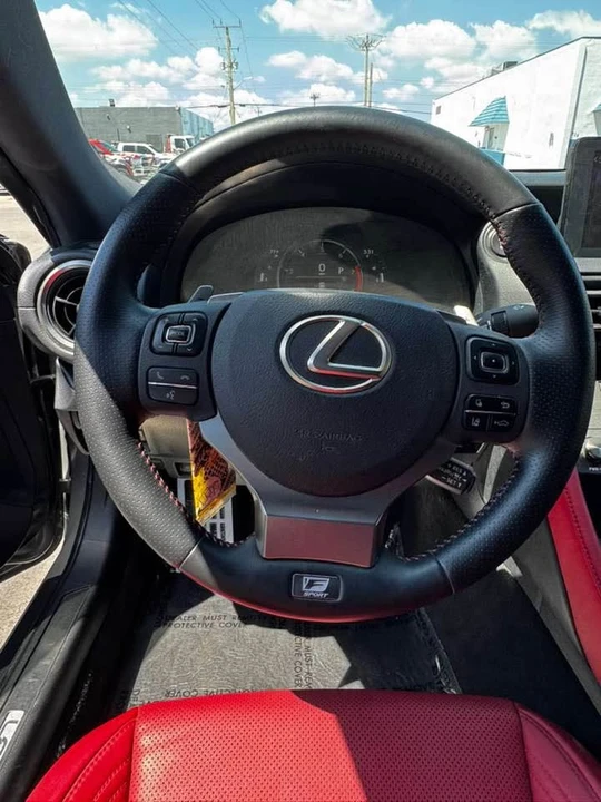 2024 Lexus RC - Image 10 of 10