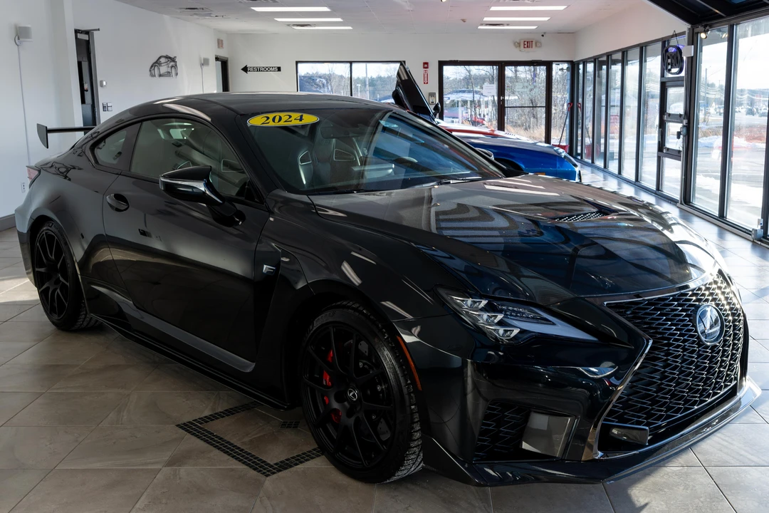 2024 Lexus RC F - Image 14 of 31