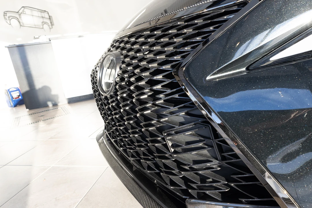 2024 Lexus RC F - Image 27 of 31
