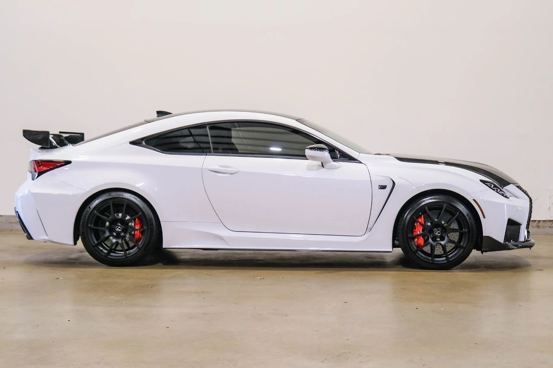 2024 Lexus RC F - Image 5 of 12