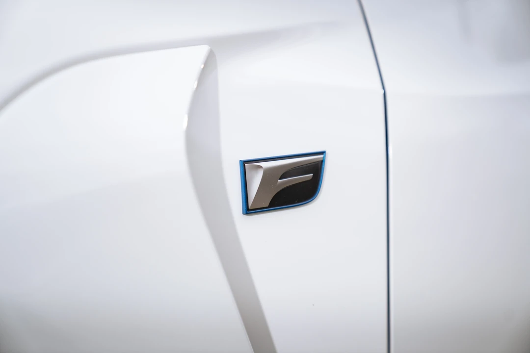 2024 Lexus RC F - Image 27 of 31