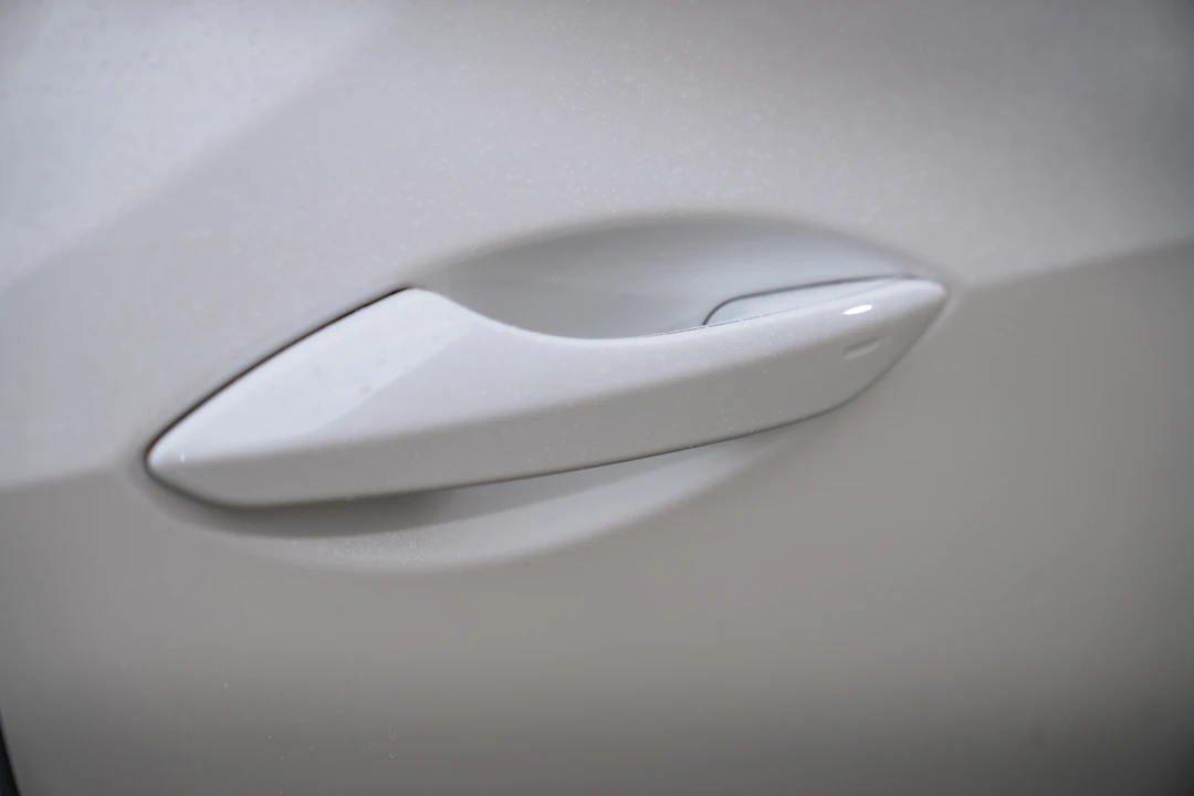 2024 Lexus RC F - Image 18 of 31