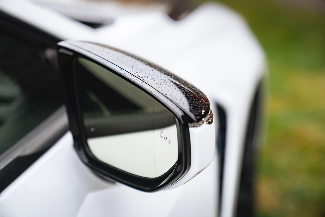 2024 Lexus RC F - Image 23 of 31