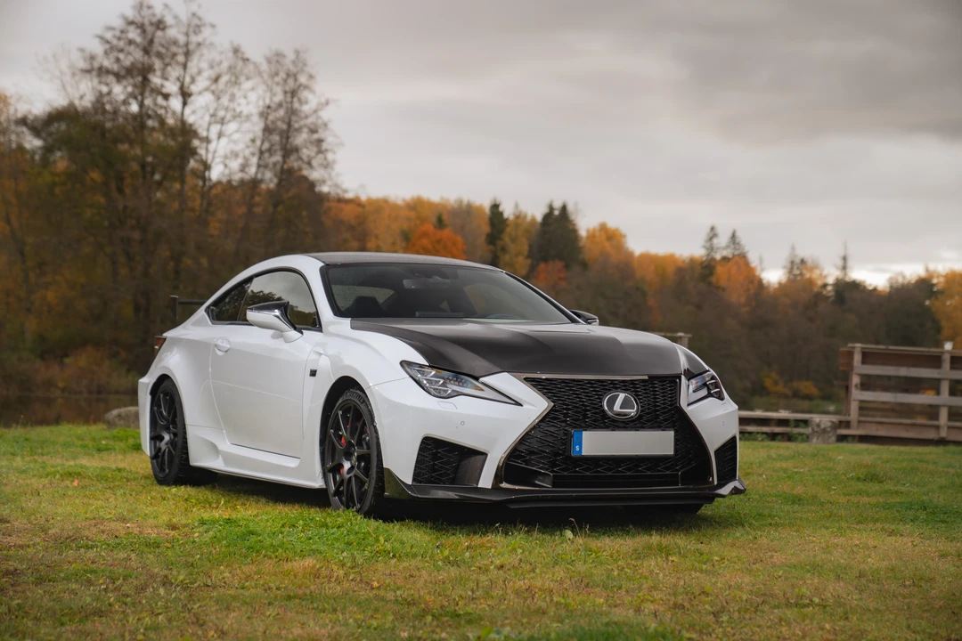 2024 Lexus RC F - Image 9 of 31