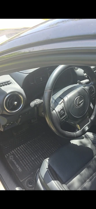 2024 Lexus RC - Image 16 of 31
