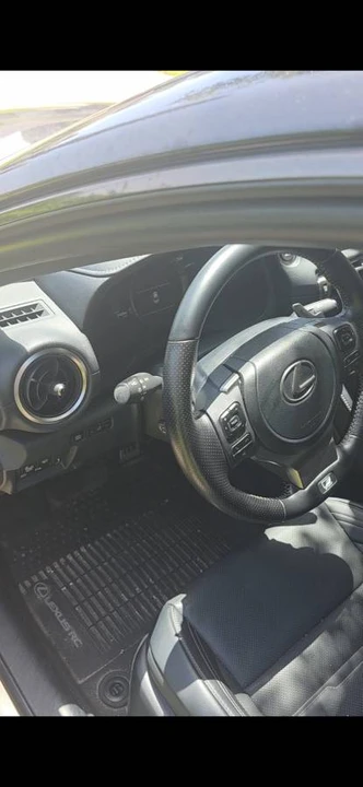 2024 Lexus RC F - Image 19 of 23