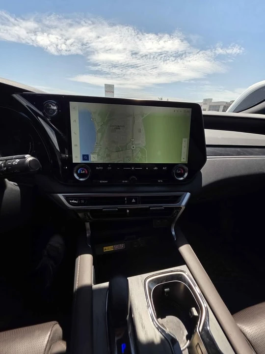2024 Lexus RX 5th Gen - Image 7 of 9
