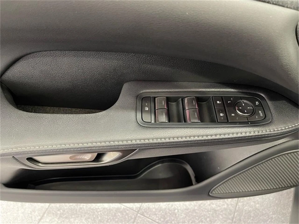 2024 Lexus RX 5th Gen - Image 24 of 31