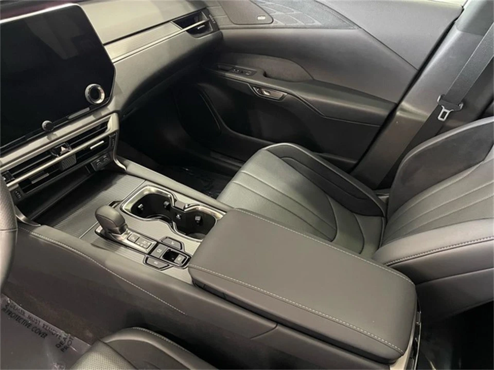 2024 Lexus RX 5th Gen - Image 26 of 31