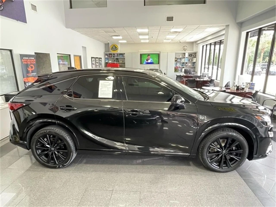 2024 Lexus RX 5th Gen - Image 6 of 31