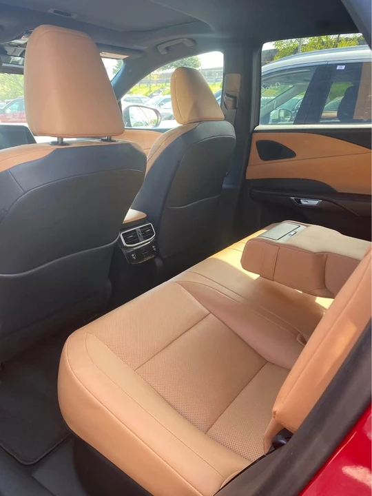 2024 Lexus RX 5th Gen - Image 9 of 11