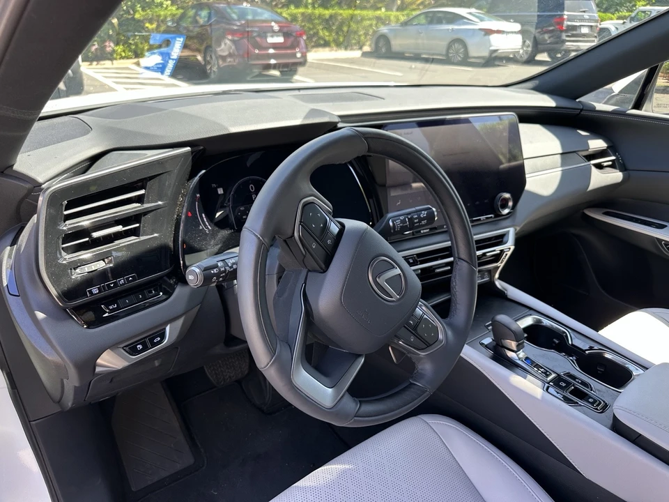 2024 Lexus RX 5th Gen - Image 5 of 9