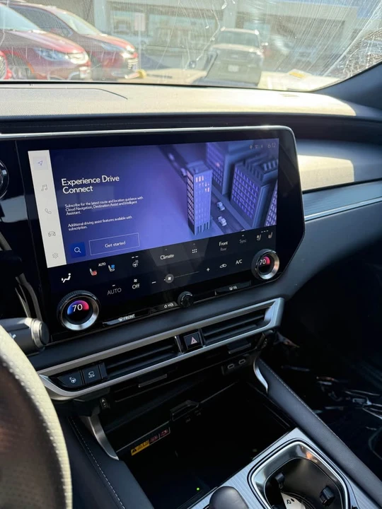 2024 Lexus RX 5th Gen - Image 6 of 12