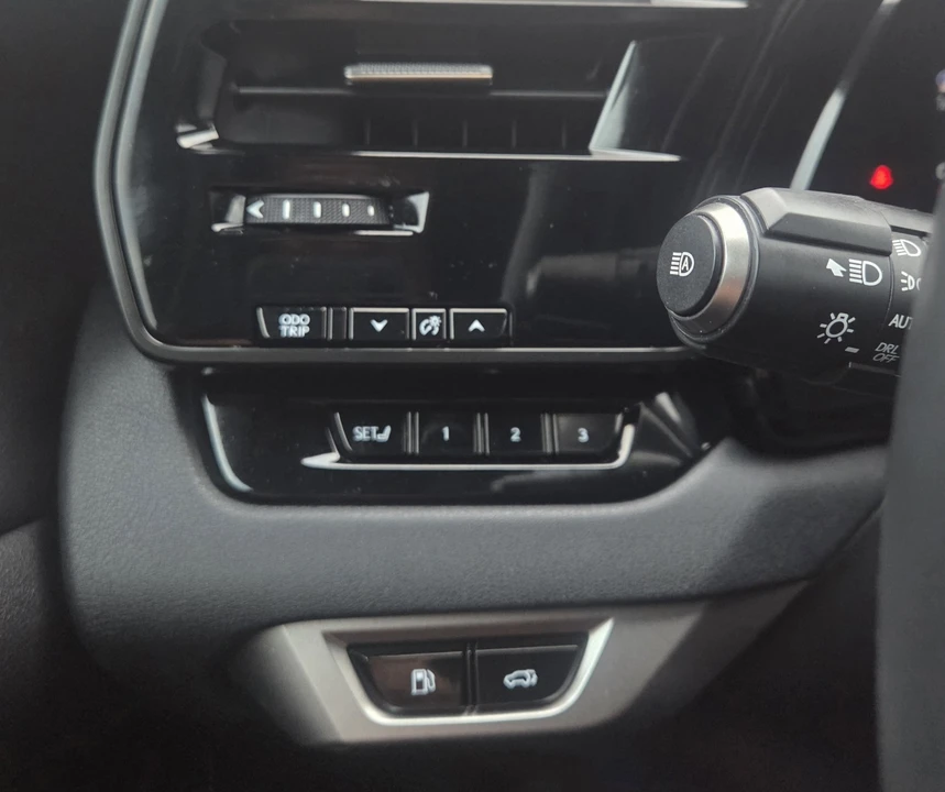 2024 Lexus RX 5th Gen - Image 8 of 21