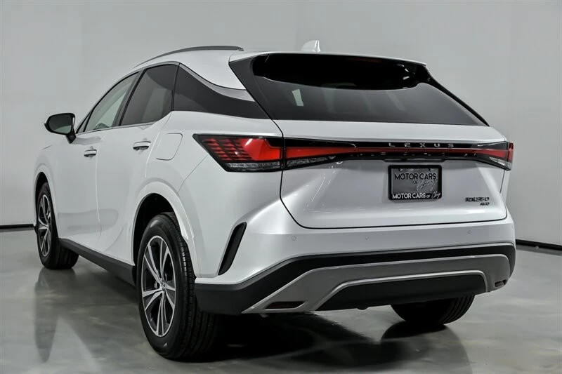 2024 Lexus RX 5th Gen - Image 10 of 21