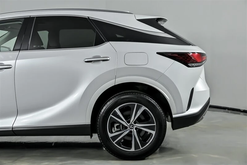 2024 Lexus RX 5th Gen - Image 9 of 21