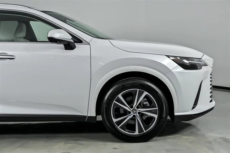 2024 Lexus RX 5th Gen - Image 15 of 21