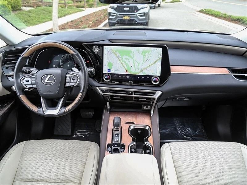 2024 Lexus RX 5th Gen - Image 18 of 21