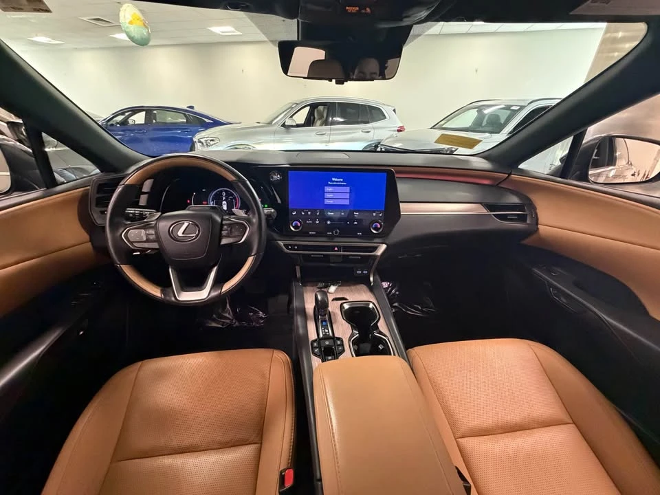 2024 Lexus RX 5th Gen - Image 6 of 7