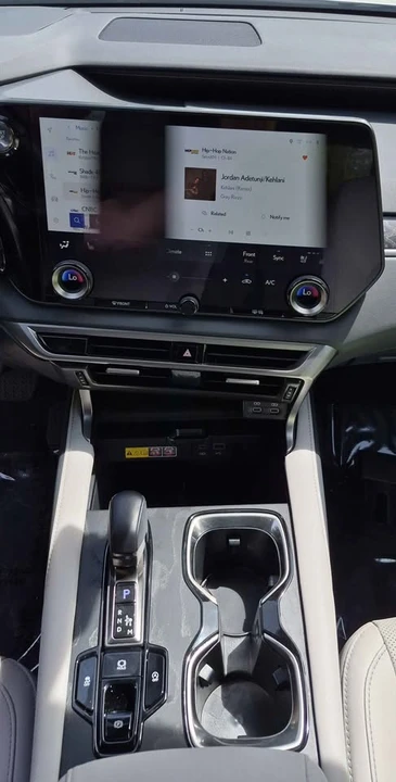 2024 Lexus RX 5th Gen - Image 15 of 18