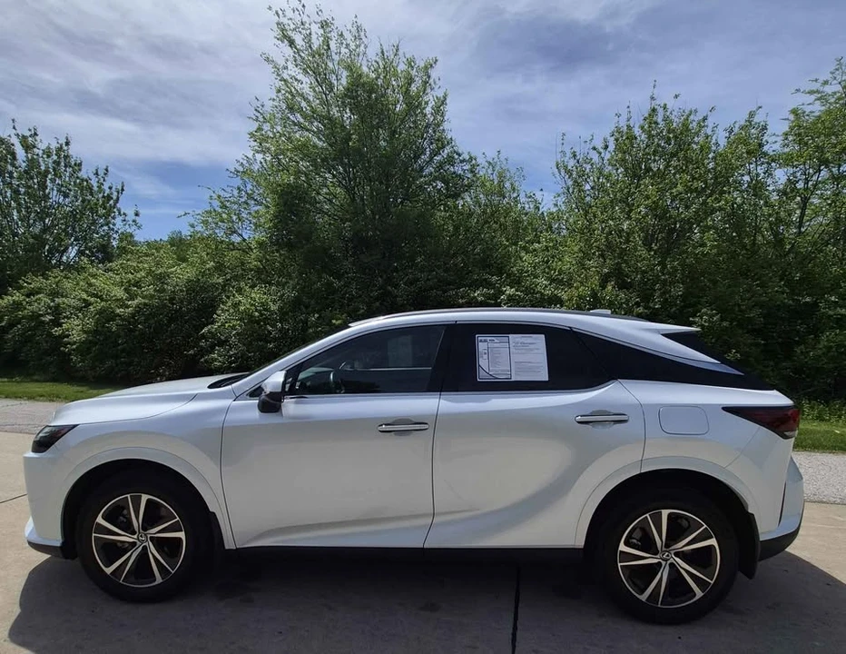 2024 Lexus RX 5th Gen - Image 7 of 18