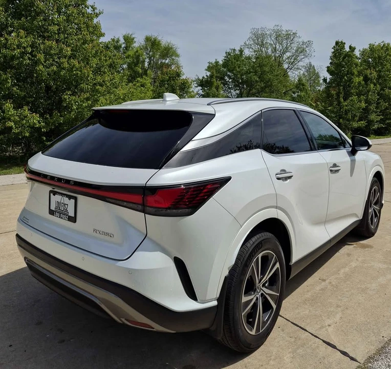 2024 Lexus RX 5th Gen - Image 10 of 18