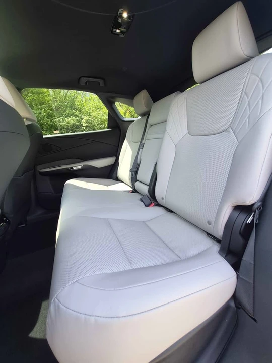 2024 Lexus RX 5th Gen - Image 17 of 18