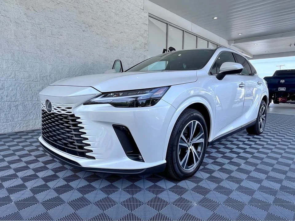 2024 Lexus RX 5th Gen - Image 2 of 7