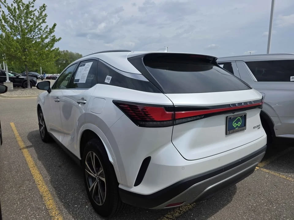 2024 Lexus RX 5th Gen - Image 6 of 9