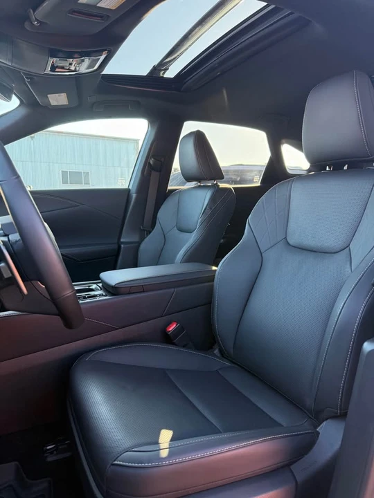 2024 Lexus RX 5th Gen - Image 9 of 12