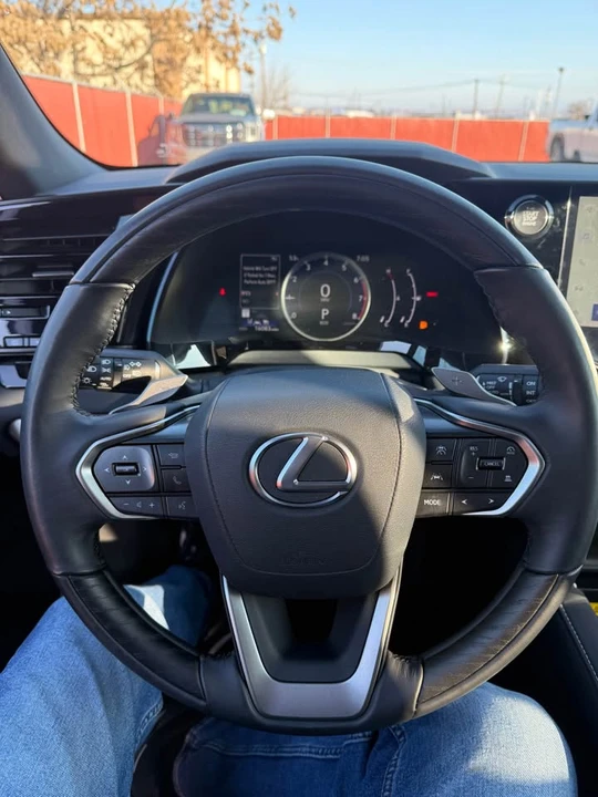 2024 Lexus RX 5th Gen - Image 10 of 12