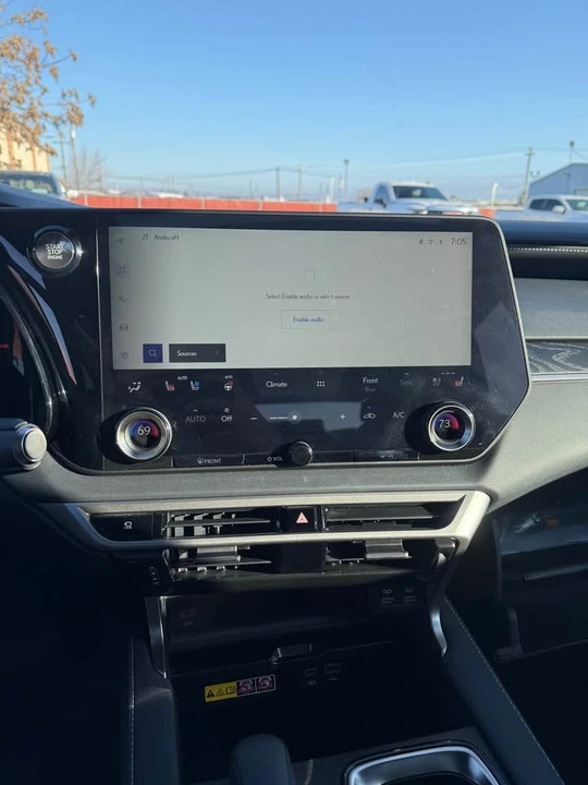 2024 Lexus RX 5th Gen - Image 11 of 12