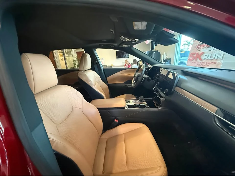2024 Lexus RX 5th Gen - Image 8 of 11